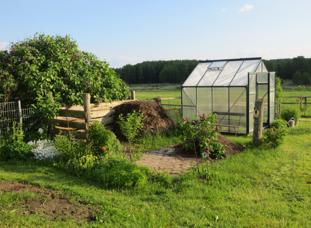Desain Green House Baja Ringan yang Cocok untuk Lahan Sempit